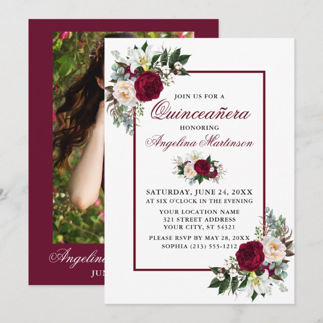 Modernes Burgunder Blumengrün Foto Quinceanera Einladung (Vorne/Hinten)