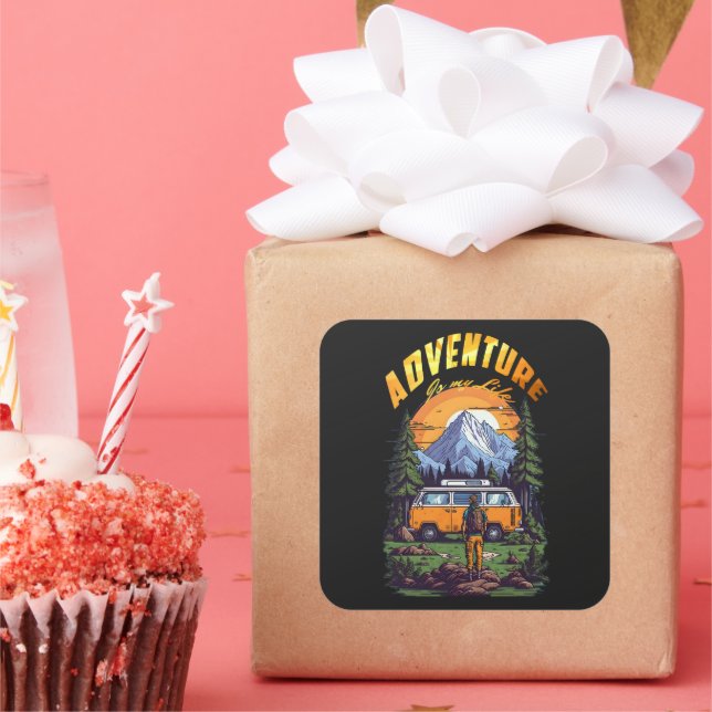 Modernes Camping Adventure Quadratischer Aufkleber (Party)