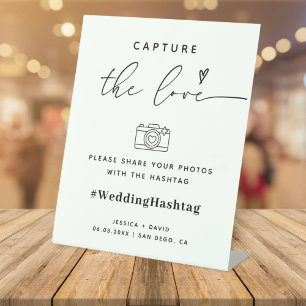 Modernes Capture der Liebe Hochzeitshashtag-Zeiche Sockelschild