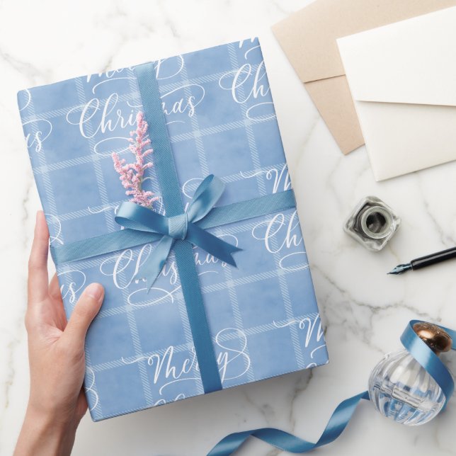 Modernes Classic Blue Kariert Frohe Weihnachtsfeie Geschenkpapier (Schenken)