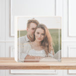 Modernes Couple Collage Foto & Minimal Familienges Holzkisten Schild<br><div class="desc">Modernes Couple Collage Foto & Minimal Familiengeschenk</div>