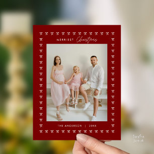 Modernes Deep Red Bow Pattern Family Foto Weihnach Postkarte
