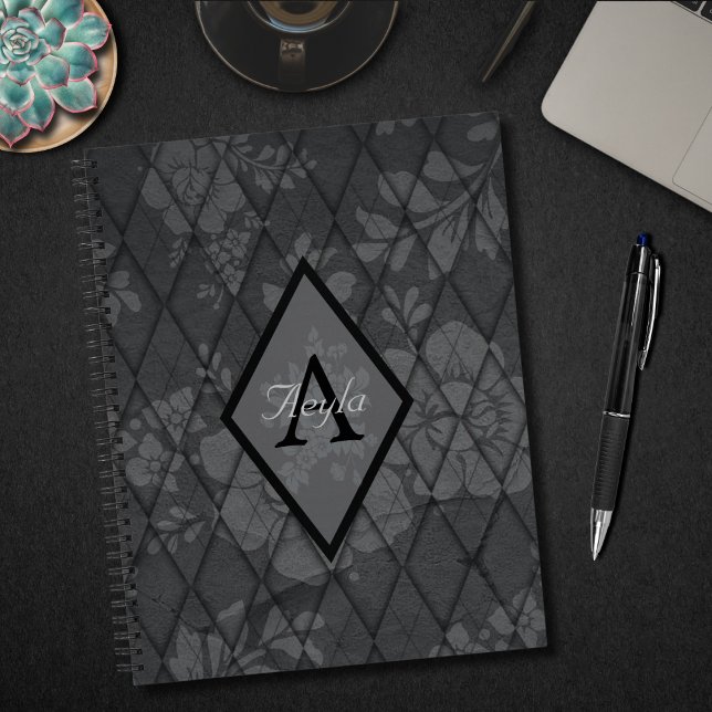 Modernes Design: Graue Blume mit Diamond Monogram Notizbuch (Von Creator hochgeladen)