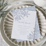 Modernes Dusty Blue Snowflake Winter Brautparty Einladung<br><div class="desc">Modernes Design der Brautdusche mit Aquarellbildern in staubblau mit handgeschriebener Schriftzeichen. Kontaktieren Sie Designer für passende Produkte. Copyright Anastasia Surridge für Elegant Invites,  alle Rechte vorbehalten.</div>