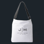 Modernes einfaches Monogramm Hochzeitskuppel groß Tragetaschen Mit Langen Trägern<br><div class="desc">Moderne, elegante Einfache Vorlage Hochzeit Monogram Couple Initials Hinzufügen Text Upload Bild, Foto, Minimalistisches Zubehör / Taschen & Wallets / Handtaschen / Große Crossbody Taschen / Shopping Bag / Cross-Body Bag / Tote Bag.</div>