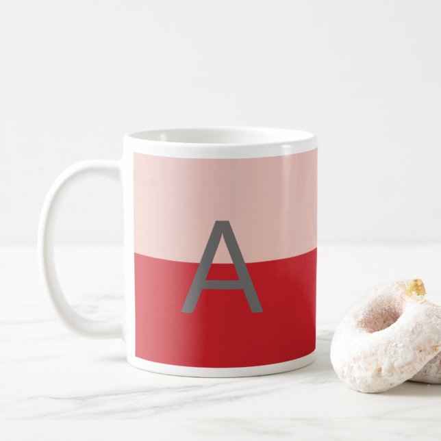 Modernes, einfaches Rot- und Rosa Monogramm Kaffeetasse (Mit Donut)
