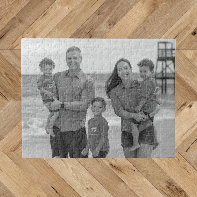 Modernes, einfaches Schwarz-Weiß-Foto Puzzle (Von Creator hochgeladen)