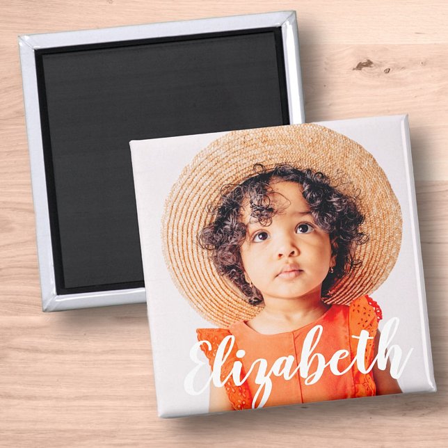 Modernes, einfaches Skript, das Ihren Namen und Ih Magnet (Von Creator hochgeladen)