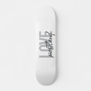 Modernes, einfaches, urbanes, cooles Design Liebe Skateboard