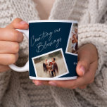Modernes Elegantes 4 Foto Collage Familiengeschenk Kaffeetasse<br><div class="desc">Moderne Elegant 4 Foto Collage Familiengeschenk Riesenkaffee Tasse. Klicken Sie auf die Schaltfläche Bearbeiten,  um dieses Design mit Ihren eigenen Fotos und Texten anzupassen. Die rote Hintergrundfarbe kann geändert werden.</div>