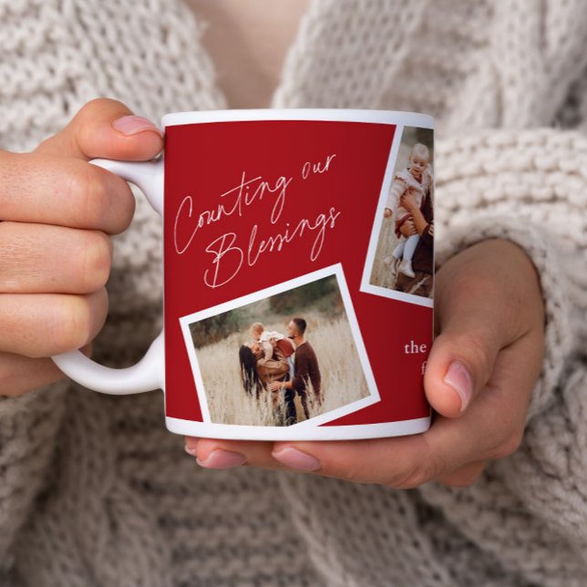 Modernes Elegantes 4 Foto Collage Familiengeschenk Kaffeetasse (A modern counting our blessings script 4 photo collage mug in red.)