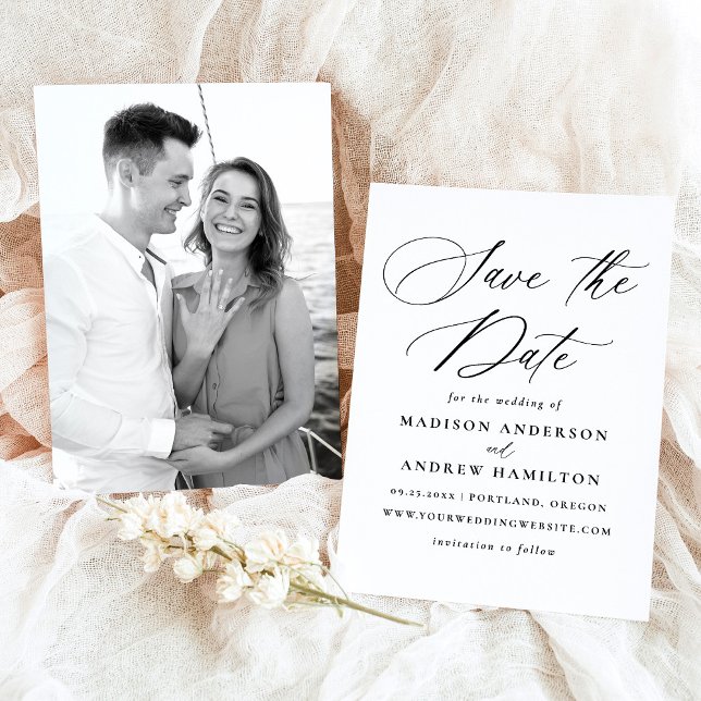 Modernes elegantes Black Calligraphy Foto Wedding Save The Date (Von Creator hochgeladen)