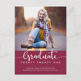 Modernes Elegantes Burgundy Abschluss Script Foto Ankündigungspostkarte