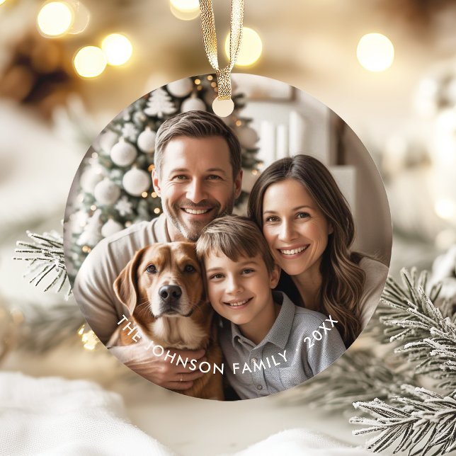 Modernes Elegantes Foto für die Weihnachtszeit Keramik Ornament (Modern boho elegant holiday photo ornament. Personalize with your favorite family photo, name & year)