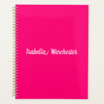 Modernes, elegantes, hellrosa individuelle Name Ja Planer<br><div class="desc">Elegantes modernes Hot Roink,  Fuchsia,  Magenta individuelle Name Text,  Jahr,  Anzahl,  Initialen,  monogramm minimalistisch personalisierter Planner. Benutzerdefinierter weißer Text auf staubrosafarbenem,  schlichtem,  solidem Hintergrund.</div>