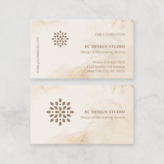 Modernes, elegantes Logo auf der goldbeigen Tinte  Visitenkarte (Modern elegant business card template with logo on luxury gold beige watercolor marbled background. )