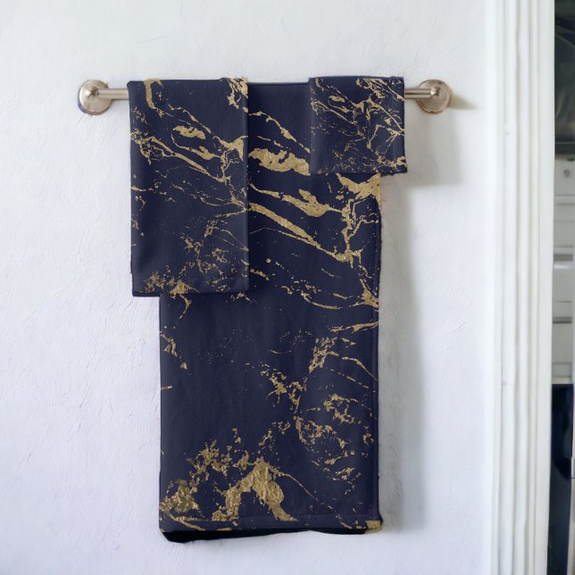 Modernes, elegantes Marinemodell in Blau Badhandtuch Set (Modern elegant navy blue gold marble pattern bath towel set)