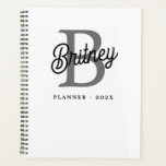 Modernes, elegantes Monogramm Name Schwarz Graue S Planer<br><div class="desc">Der moderne elegante Monogram Name Black Gray Script Planner ist eine raffinierte und stilvolle Methode, Ihren Zeitplan und Ihre Aufgaben zu organisieren. Mit einem eleganten Schwarz-Grau-Design mit einem personalisierten Monogramm und Namen in einem eleganten Script-Schriftart fügt dieser Planer Ihrer täglichen Planung eine Touch der Verfeinerung hinzu. Es ist ideal, um...</div>