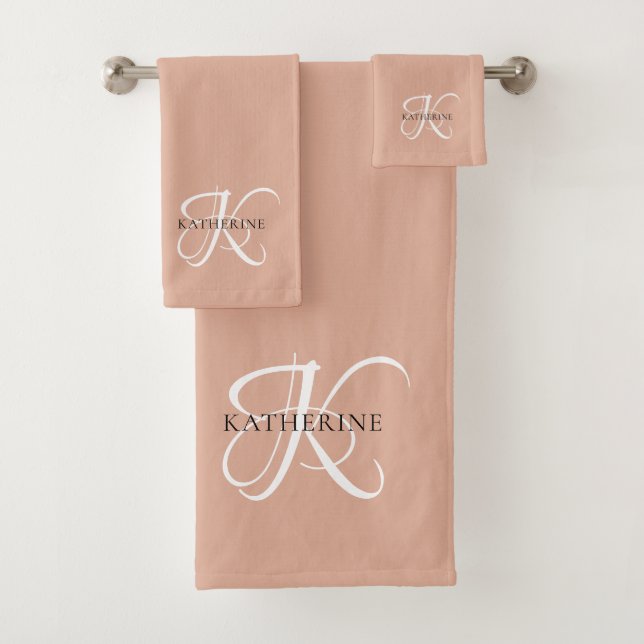 Modernes, elegantes Monogramm-Skript Rosa Badhandtuch Set (Insitu)