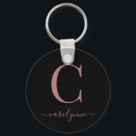 Modernes, elegantes Schwarz-Rose-Monogramm-Skript Schlüsselanhänger<br><div class="desc">Chic Elegant Pink Rose Gold Monogram Script auf einem schicken Black Round Schlüsselanhänger. Einfach mit Ihrem eigenen Namen und Ihren eigenen Details anpassen. Ideal für Ihren luxuriösen Lifestyle! Bitte kontaktieren Sie uns unter cedarandstring@gmail.com ,  wenn Sie Hilfe beim Design oder den passenden Produkten benötigen.</div>