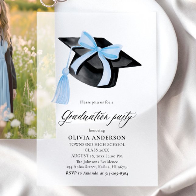 Modernes Elegantes Trendy Stylish Blue Bow Abschlu (Watercolor Modern Elegant Trendy Stylish Dusty Blue Bow Graduation Vellum Invitations)
