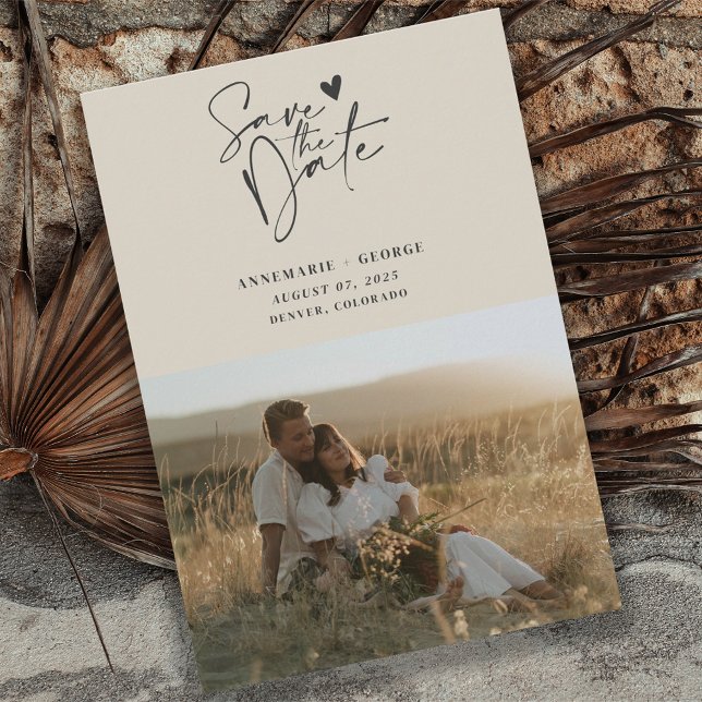 Modernes Elfenbeinkalligrafie-Script-Foto Save The Date (Von Creator hochgeladen)