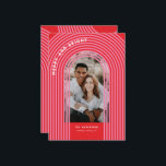 Modernes, farbenfroh geometrisch rotes abstraktes  feiertagskarte<br><div class="desc">Moderne farbenfrohe geometrische Arkadenkarte rot und rosa abstrakte Urlaubskarte. Atemberaubend,  auf Trend Grafik Design mit auf Trend funky Designer-Vibes. Teil einer Sammlung.</div>