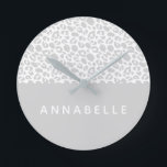 Modernes, farbenfroh gestaltetes Tierdesign Runde Wanduhr<br><div class="desc">Modernes,  farbenfroh gestaltetes Tierdesign. Die Farbe kann auf den Anzug Ihres Zimmers angepasst werden. Teil einer Sammlung.</div>