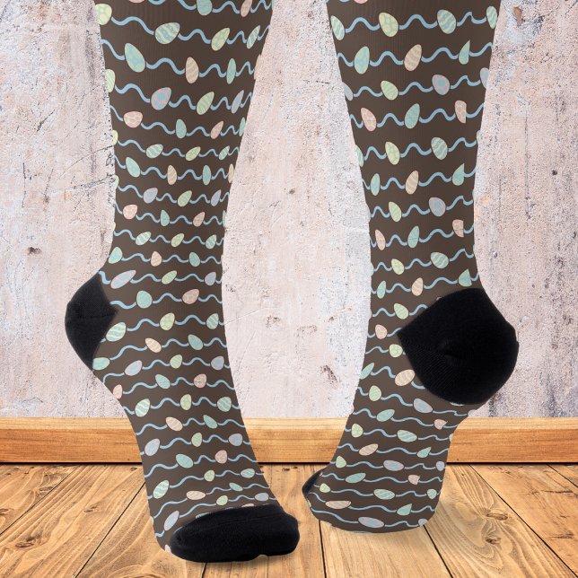 Modernes, farbenfrohes Ostereiermuster Socken (Von Creator hochgeladen)