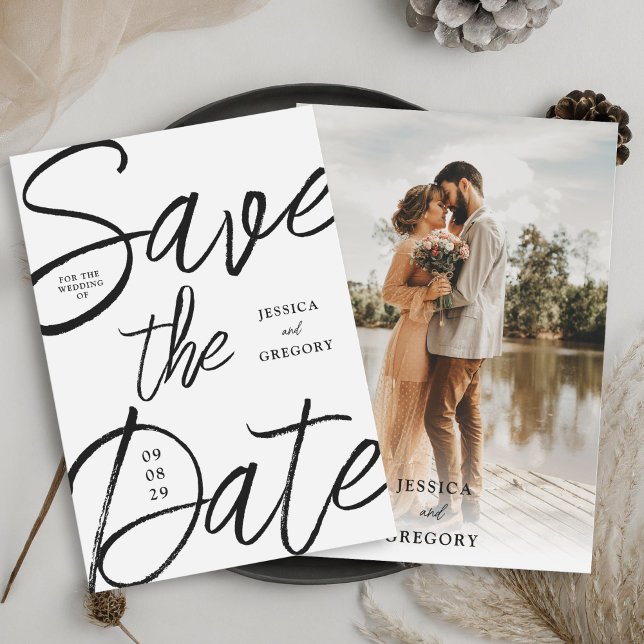 Modernes, feines Schwarz-Weiß-Script-Foto Hochzeit Save The Date (Von Creator hochgeladen)