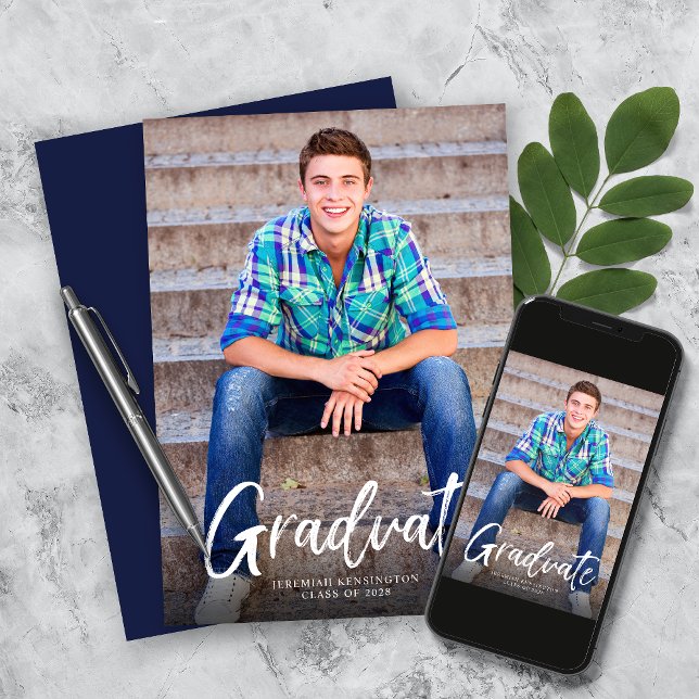 Modernes, feines Script-Foto-Abschluss Ankündigung (Von Creator hochgeladen)