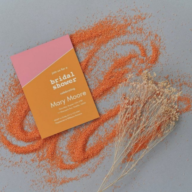 Modernes, fett orangefarbenes geometrisches Brautp Einladung (Von Creator hochgeladen)