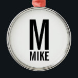 Modernes, fett Personalisiertes Monogramm und Name Silbernes Ornament<br><div class="desc">Modernes Schwarz-Weiß-Monogramm-Design mit personalisiertem Monogramm und Namen im modernen fett formatierten Sans Serif Schriftart Stil. Perfekt als modernes Loft/minimalistisches Wohngestaltung Accessoire in dieser Ferienzeit.</div>