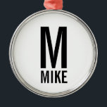 Modernes, fett Personalisiertes Monogramm und Name Silbernes Ornament<br><div class="desc">Modernes Schwarz-Weiß-Monogramm-Design mit personalisiertem Monogramm und Namen im modernen fett formatierten Sans Serif Schriftart Stil. Perfekt als modernes Loft/minimalistisches Wohngestaltung Accessoire in dieser Ferienzeit.</div>