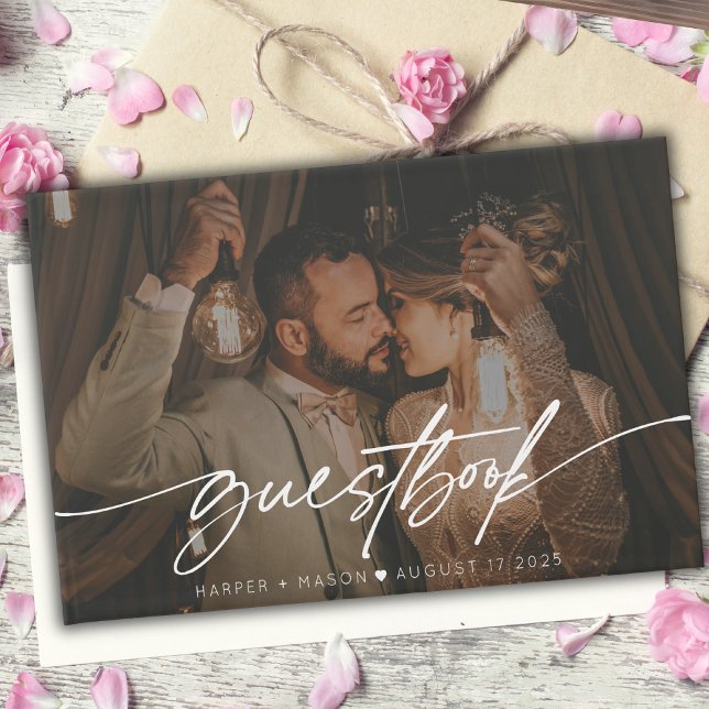 Modernes Foto Elegante Script Monogram Wedding Gästebuch (Von Creator hochgeladen)