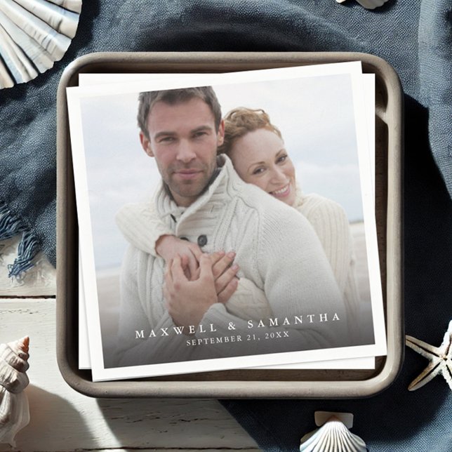 Modernes Foto Elegante Wedding Napkins Serviette (Wedding napkins personalized with your photo, names and wedding date. )