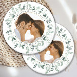 Modernes Foto Eukalyptus Personalisiert Wedding Magnet<br><div class="desc">Fügen Sie Ihre Hochzeit die Touch der Fertigstellung mit diesem maßgeschneiderten Foto eucalyptus botanischen grünen Hochzeitsmagnet. Perfekt als Gastgeschenke Hochzeit für alle Ihre Gäste . Passen Sie diese Gastgeschenke Hochzeiten mit Ihrem Lieblings-Hochzeitsfest-Foto, neuvermähltem Foto an und personalisieren Sie mit Name und Datum. In unserer Hochzeitskollektion finden Sie passende Gastgeschenke Hochzeiten,...</div>