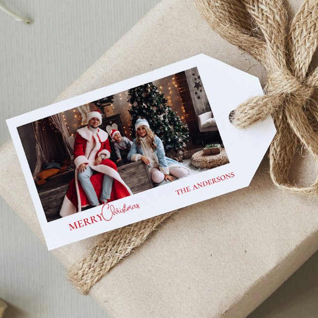 Modernes Foto Familienportrait Rote Weihnachten Geschenkanhänger (Merry Christmas Photo Modern Family Portrait Red Gift Tags)