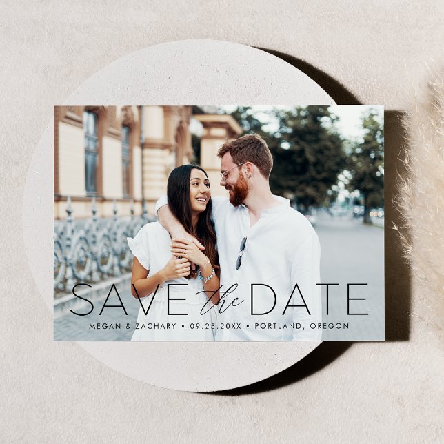 Modernes Foto für das Schwarze Text-Overlay Save The Date (Von Creator hochgeladen)