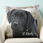 Modernes Foto für Haustiere Personalisierte Paw Pr Kissen<br><div class="desc">Alles sieht mit dem Bild Ihres Tieres besser aus! Verbringen Sie Spaß und Stil in jedem Zimmer mit Ihrem Haustier Foto Kissen. Fügen Sie Ihr Lieblings-Foto zu diesem weichen Kissen und passen Sie mit dem Namen Ihres Haustieres. Ein einzigartiges Geschenk für sich, Familie oder Freunde ! Entworfen, um allen, die...</div>