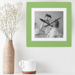 Modernes Foto Green Simple Loft Quadratische Wanduhr<br><div class="desc">Modernes Foto Green Simple Loft</div>