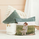 Modernes Foto Grüne Familie Liebliches Geschenk Kissen<br><div class="desc">Die Einführung der modernen Foto Grün Familie lieblich Geschenk! Dieses Geschenk ist ein perfekter Weg, um die Liebe und Bindung innerhalb einer Familie festzuhalten und zu feiern, und gleichzeitig eine Touch von Eleganz und Modernität zu jeder Wohngestaltung hinzuzufügen.Das Modern Foto Green Family Schönes Geschenk ist nicht nur ein wunderschönes Dekorationsstück,...</div>