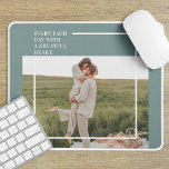 Modernes Foto Grüne Familie Liebliches Geschenk Mousepad<br><div class="desc">Die Einführung der modernen Foto Grün Familie lieblich Geschenk! Dieses Geschenk ist ein perfekter Weg, um die Liebe und Bindung innerhalb einer Familie festzuhalten und zu feiern, und gleichzeitig eine Touch von Eleganz und Modernität zu jeder Wohngestaltung hinzuzufügen.Das Modern Foto Green Family Schönes Geschenk ist nicht nur ein wunderschönes Dekorationsstück,...</div>