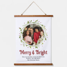 Modernes Foto Merry & Bright Script Wreath