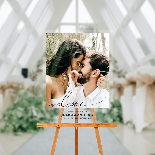 Modernes Foto Minimalistisch Empfang Acrylschild (Make a dazzling entrance and warmly greet guests with our captivating photo acrylic wedding sign!)