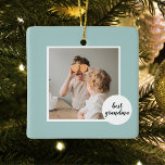 Modernes Foto Minze Liebliches Grandma Geschenk Keramikornament<br><div class="desc">Egal, ob Sie ein Muttertagsgeschenk, ein Geburtstagsgeschenk suchen oder einfach gewollt haben, um Ihrer Großmutter zu zeigen, wie viel sie Ihnen bedeutet, das Modern Foto Mint Lovely Oma Gift ist die perfekte Wahl. Es ist eine wunderschöne und sentimentale Art, die besondere Bindung zwischen einer Großmutter und ihrer Familie zu ehren,...</div>