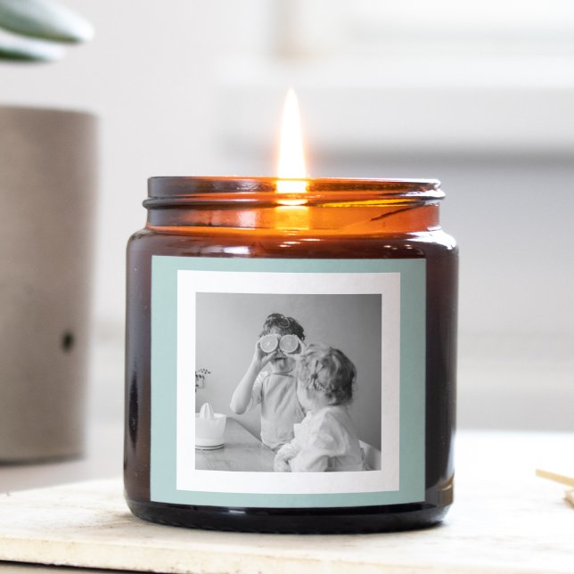 Modernes Foto mit familiärer Atmosphäre Quadratischer Aufkleber (Von Creator hochgeladen)