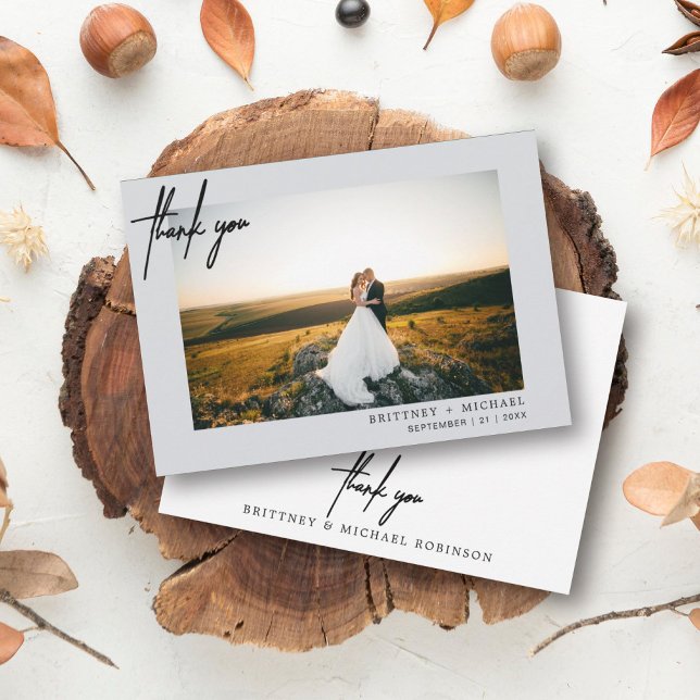 Modernes Foto mit handgeschriebenem Text - Danke,  Dankeskarte (Modern elegant wedding thank you card with a wedding photo on the front and simple hand written font)