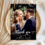 Modernes Foto mit Handschrift Dankeschön-Karte Dankeskarte<br><div class="desc">Modernes handgeschriebenes Hochzeitsstift Foto Dankeschön Karte. Moderne Stilvolle Hochzeit danke Ihnen Postkartenvorlage mit einem vollen vertikalen Foto auf der Vorderseite mit dem Text "Danke" in einem Wirblen handgeschriebenen Typografie Drehbuch Schriftart in Weiß auf dem Bild. 2-seitige Karte mit 2 Foto. Personalisieren Sie den individuelle Name und danken Sie Ihnen Nachricht....</div>