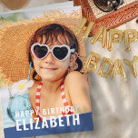 Modernes Foto mit schlichter Eleganz Geburtstagsgr Karte<br><div class="desc">Design ist modern und einfach. Fügen Sie ein benutzerdefiniertes Foto des Geburtstagsfeiers hinzu und fügen Sie seinen Namen hinzu,  fügen Sie eine benutzerdefinierte Nachricht hinzu</div>